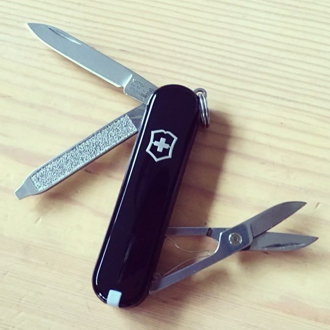 victorinox classic limited edition 2017